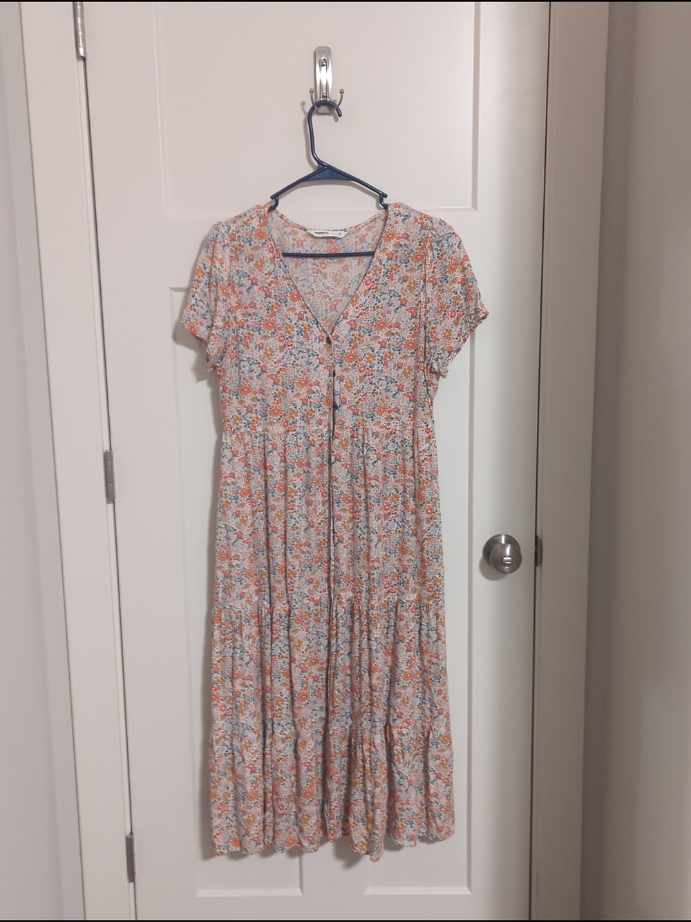 Sonoma Floral V-Neck Midi Dress in Peach and Cream